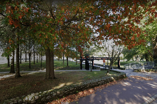 Un corps en partie calciné découvert Parc de la Bégraisière, à Nantes, le 29 septembre 2022