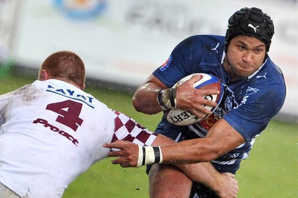 Manu Ahotaeiloa, alors agenais, lors d'une rencontre contre l'Union-Bordeaux-Bègles le 21 avril 2012. 