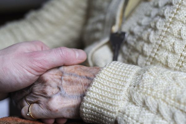 Aujourd'hui en France, près de 3 millions de personnes sont directement ou indirectement touchées par la maladie d'Alzheimer.