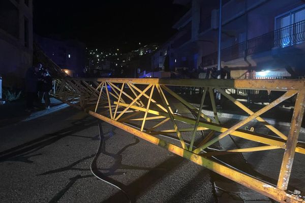 Une grue s'est effondrée à Bastia dans le quartier de l'Annonciade.