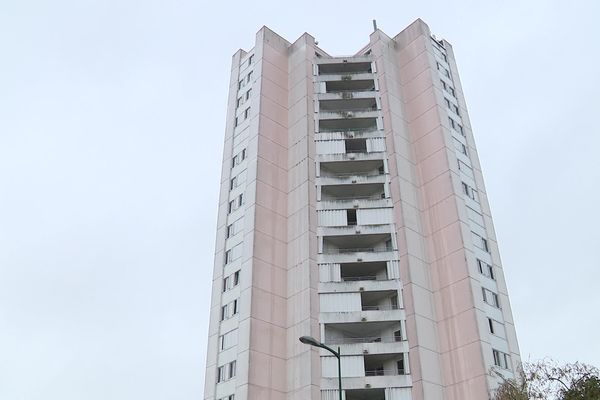 La tour Vivaldi, à Reims (Marne), compte 18 étages et 186 appartements.