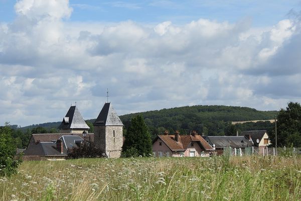 Dans L'Eure, à Charleval, les éclaircies matinales feront place au fil des heures à un ciel plus nuageux.