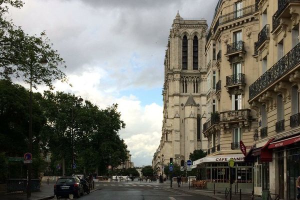 La cathédrale Notre-Dame de Paris, le 6 juin 2017, après l'attaque contre une patrouille de policiers sur le parvis.