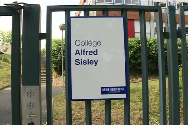 Après l'exercice de leur droit de retrait, les enseignants du collège Alfred-Sisley de l'Ile-Saint-Denis ont repris le travail ce matin.