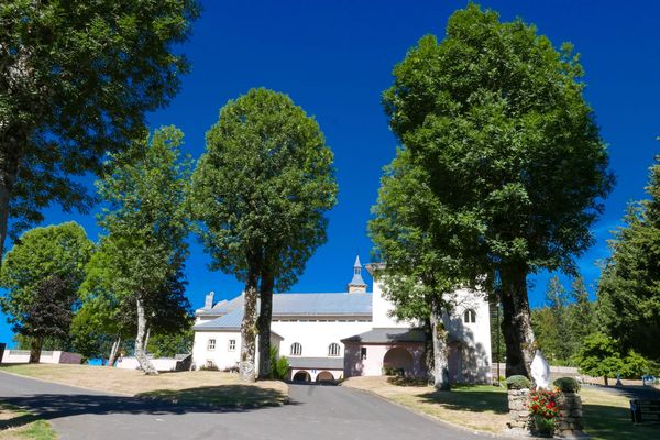 L'abbaye Notre Dame des Neiges à Saint Laurent les Bains en Ardèche