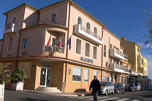 Valras (Hérault) - la mairie - janvier 2014.