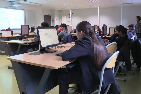 Le collège Baudelaire de Clermont-Ferrand met en place des innovations pour impliquer les élèves.