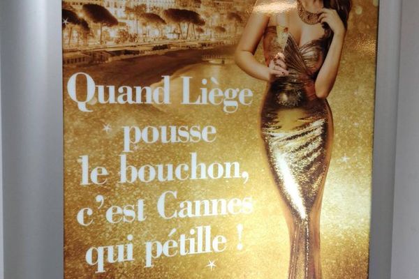 La contre-attaque signée Cannes s'affiche dans l'aéroport de Liège