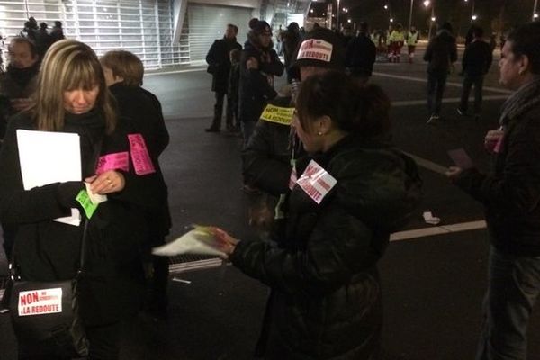 Les salariés de la Redoute ont distribué des tracts aux supporters