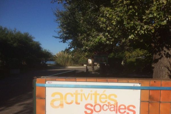 L'ancien village vacances EDF d'Arès dans le bassin d'Arcachon doit accueillir ds migrants de Calais.