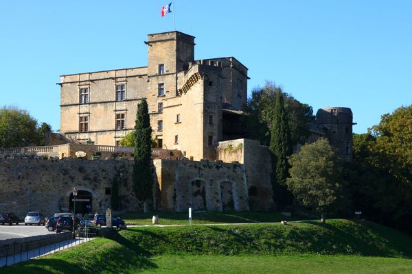 Le château de Lourmarin fait partie des lieux phares présentés aux tour-operators. 