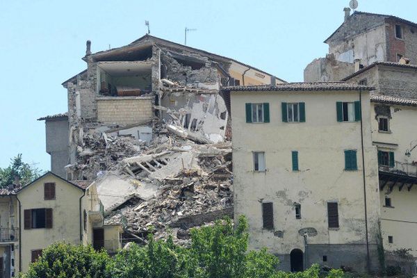 Le violent séisme qui a secoué l'Italie mercredi 24 août a causé la mort de 247 personnes et engendré d'importants dégâts matériels comme ici dans le village d'Arquata del Tronto.