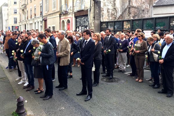 Cérémonie d'hommage aux victimes un an après le drame du balcon effondré à Angers, le 15 octobre 2017