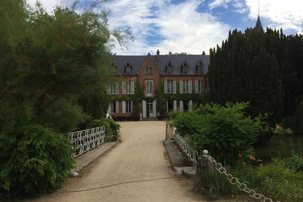 Allier A La Decouverte Du Chateau De Balaine Et De Son Arboretum