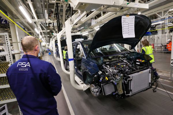 L'usine Stellantis de Sochaux souffre toujours de la pénurie ponctuelle de semi-conducteurs.