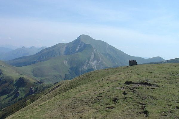 Le Pic d'Orhy est situé à la frontière franco-espagnole, entre la Soule pour les Pyrénées-Atlantiques et la Navarre. Image d'illustration