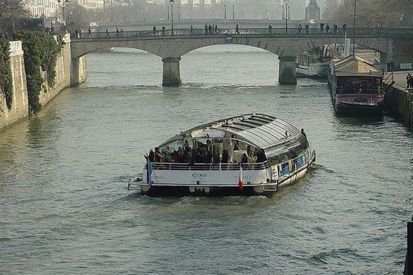 Un enfant de 4 est tombé ce jeudi matin dans la Seine à hauteur du pont Alexandre III à Paris.