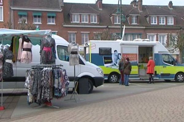 A Formerie, le camion du conseil général un jour de marché.