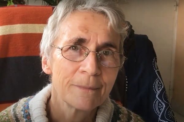 Odile Jourdane, 74 ans, figure du milieu associatif toulousain a été fauchée à vélo sur un passage piéton le mercredi 20 novembre avenue de la Reynerie par une voiture conduite par un mineur qui circulait sans permis. Elle est entre la vie et la mort.