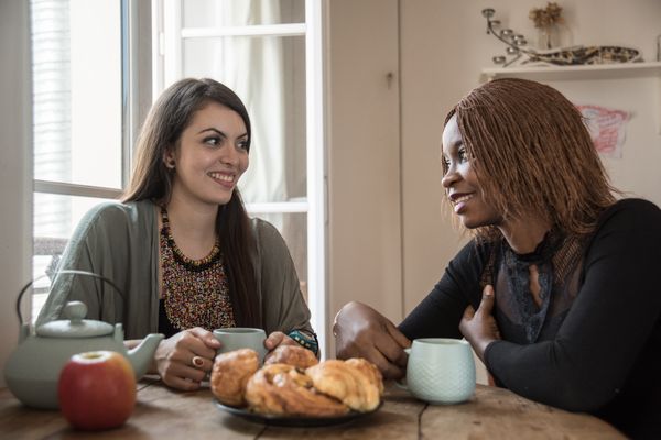 Riche de plus de 75 ans d’expérience dans le parrainage d’enfants vulnérables en France et à l’international, France Parrainages a lancé en 2018 son programme Famille Solidaire pour renforcer
l’accompagnement de jeunes migrants mineurs en leur proposant d’être accueillis par des familles.