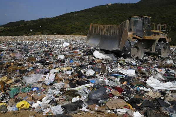 La Corse compte deux centres d'enfouissement des déchets à Prunelli et Viggianello. 