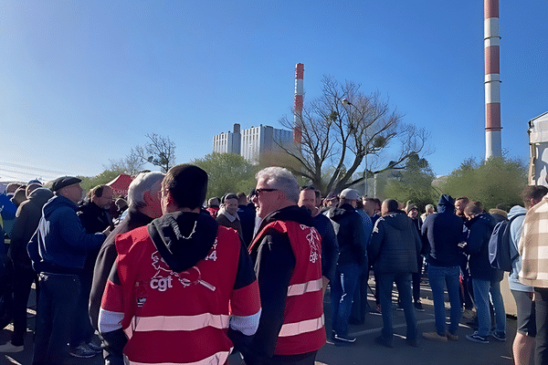 À la centrale de Cordemais, en Loire-Atlantique, syndicats et élus se mobilisent pour soutenir le projet Ecocombust 2, le 17 avril 2024