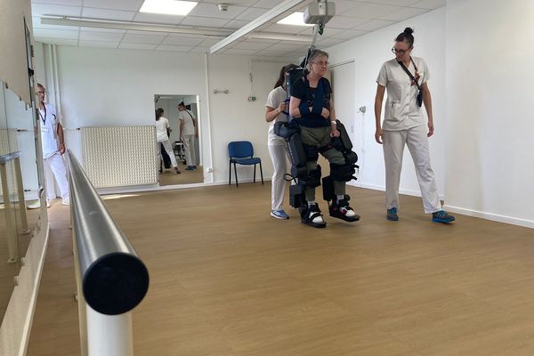 Un exosquelette est désormais utilisé au centre hospitalier de Vichy.