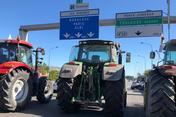 Les agriculteurs manifestent autour de Toulouse ce mardi 8 octobre