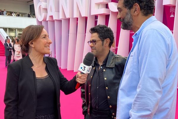 Jamel Debbouze et Ramzy Bedia au micro de Nathalie Layani de France 3
 Côte ce vendredi soir en ouverute de Canneseries 2024.