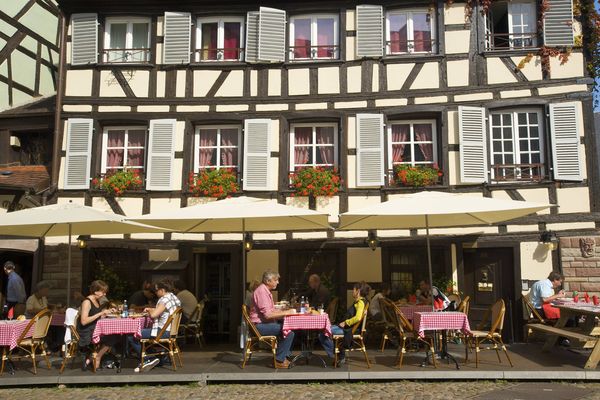 Les restaurateurs alsaciens se préparent à la reprise en jauge réduite en terrasse à partir du 19 mai et en salle à compter du 9 juin 2021.