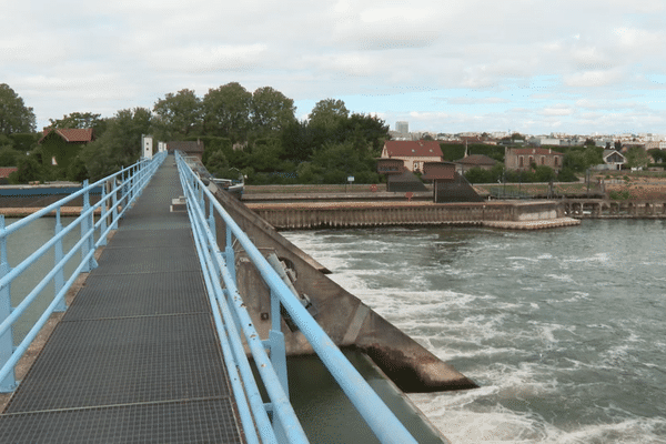 Barrage de Port-à-l'Anglais près d'Alfortville (94)