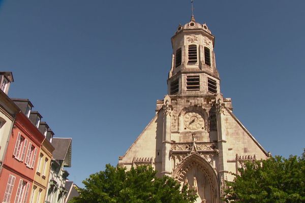 L'église St Léonard à Honfleur dévalisée en pleine journée pour un vol d'ossement