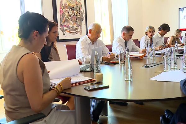 Une conférence des présidents élargie s'est tenue dans la matinée.