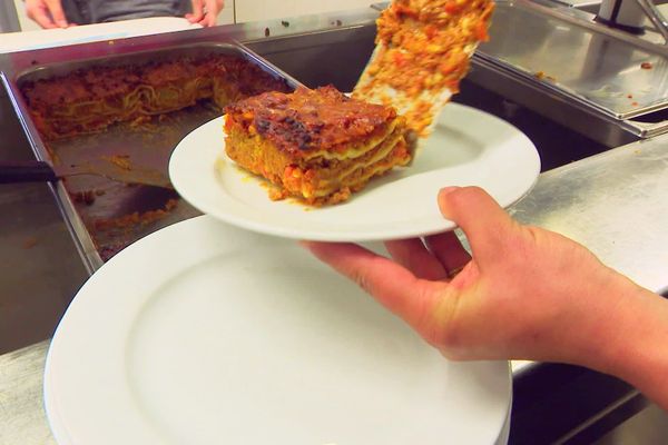 Plusieurs centaines de repas 100% bio, maison, locaux et de saison servis chaque jour