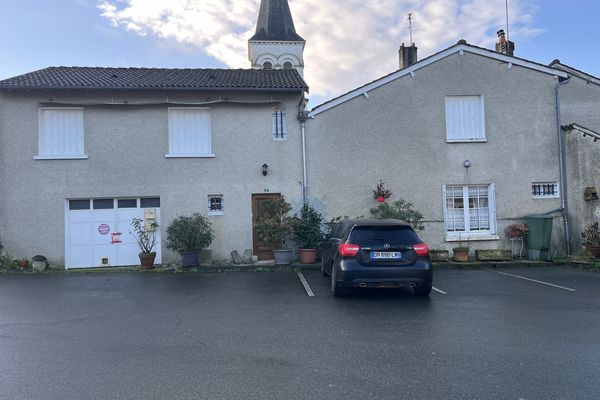 L'homme retrouvé décédé vivait à Négrondes, petit village du Périgord vert de 850 habitants.