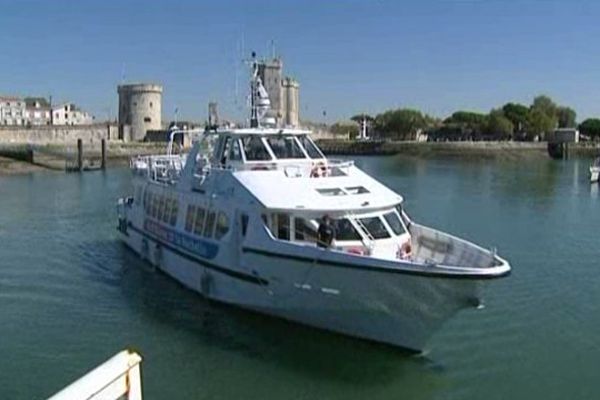 Le bateau assurant la liaison entre La Rochelle et Oléron