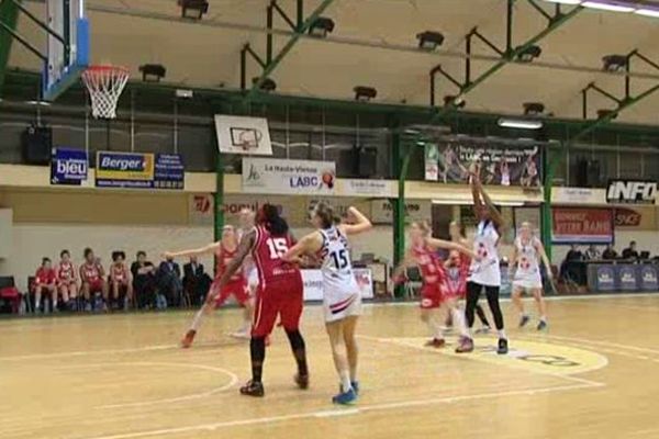 Basket : les filles du LABC s'offre une large victoire sur Aix-en-Province ce samedi 17 janvier 2015 à Limoges.