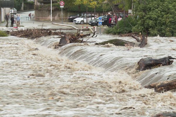 Les rivières sont en crue à cause des pluies diluviennes