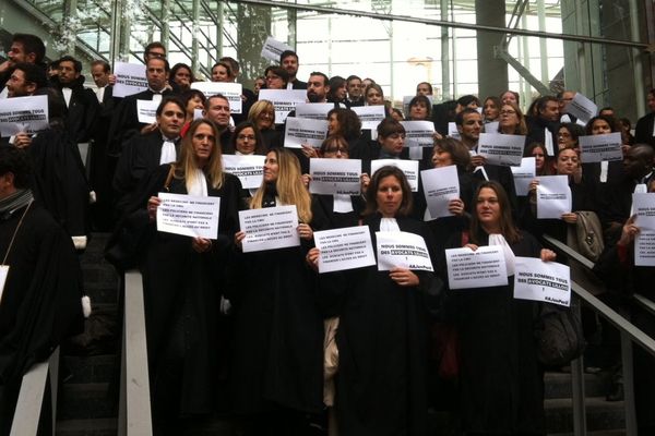 Les avocats ont manifesté devant le palais de justice de Toulouse