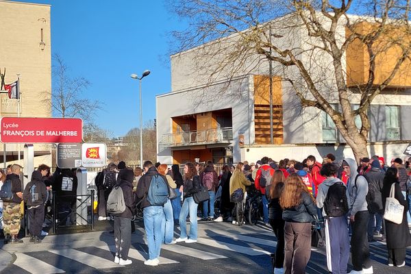 Le lycée Malherbe bloqué le mardi 14 mars 2023 au matin