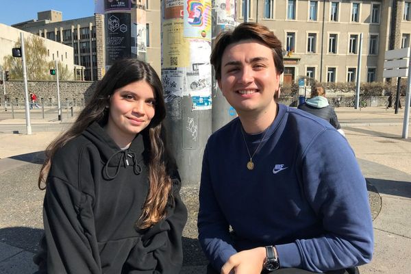 Ces étudiants en droit de Clermont-Ferrand ont bien l'intention de voter dimanche 10 avril pour le premier tour de la présidentielle.