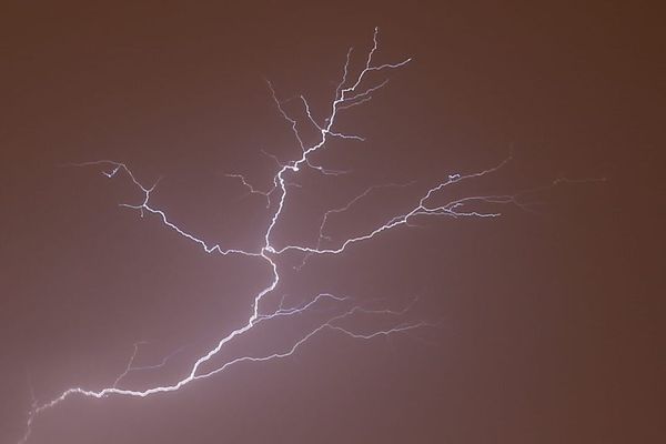 L'orage localisé sur le Royans, dans la Drôme, a entraîné une dizaine d'interventions des sapeurs-pompiers en fin de journée du 2 juillet 2020.