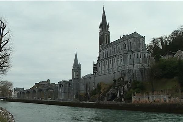 Les pèlerins lorrains retrouvent la Basilique de Lourdes cet été.