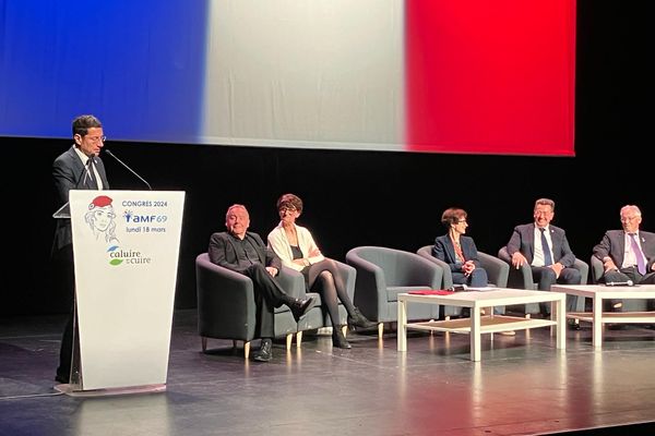 Les maires du département du Rhône réunis en congrès à Caluire-et-Cuire, à côté de Lyon ont fait part de leurs inquiétudes.