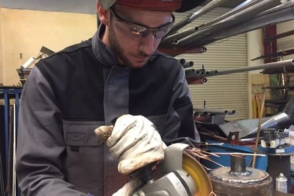 Théo Liotard, passionné par la soudure, participe aux finales des Olympiades des métiers.