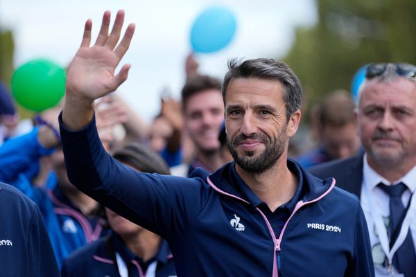 Tony Estanguet lors de la parade des athlètes français des JO de Paris sur les Champs-Elysées le 14 septembre 2024