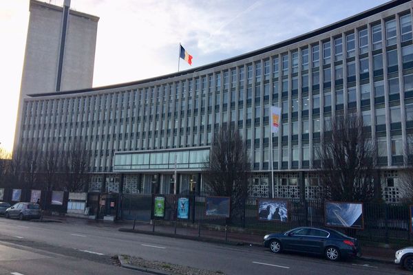 L'Hôtel du département de la Seine-Maritime à Rouen secoué par une polémique.