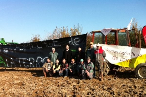 Opération des Jeunes Agriculteurs de la Loire à Neulise (14/11/12)