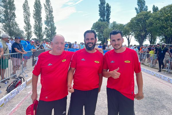 L'équipe Sanvers lors de La Marseillaise à pétanque le lundi 1er juillet 2024.