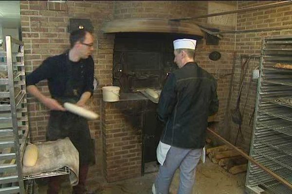 Les Letinturier, à la Chapelle d'Armentières, des artisans en or